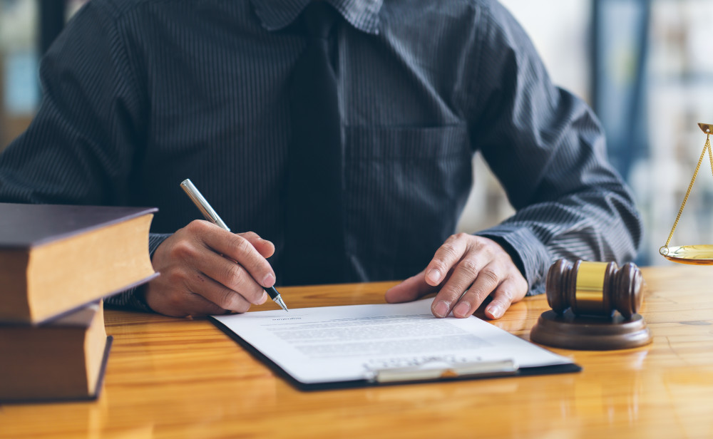 Héritier bloque la succession : comment réagir face à cette situation ?